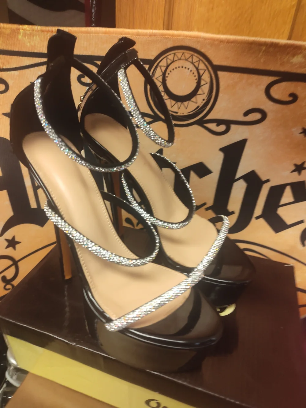 N/A elegant black